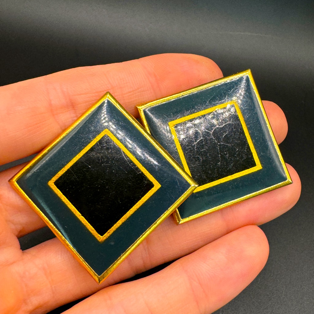 Lot 1593 18k Gold Plated Yves Saint Laurent Vintage Clip On Earrings 150$